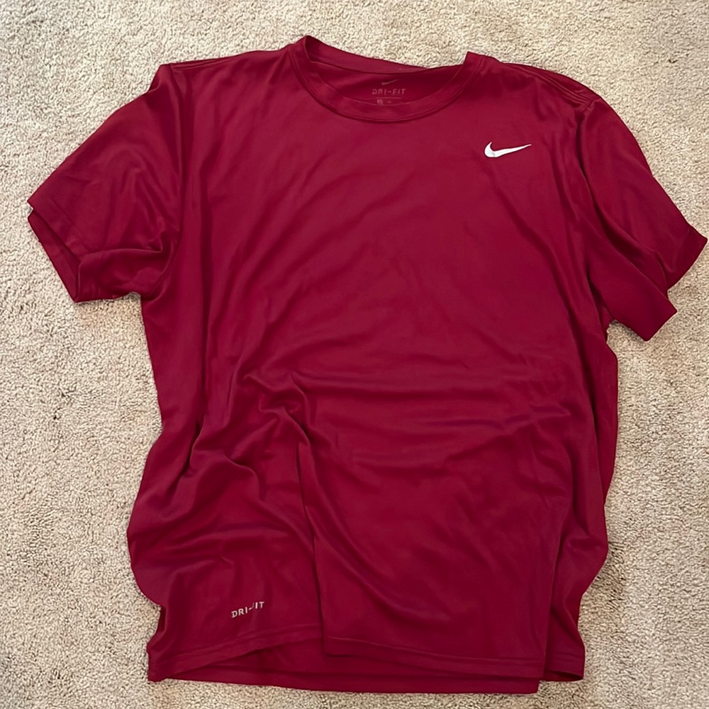 Men’s Nike Short Sleeved Maroon Dri Fit XL | Like New